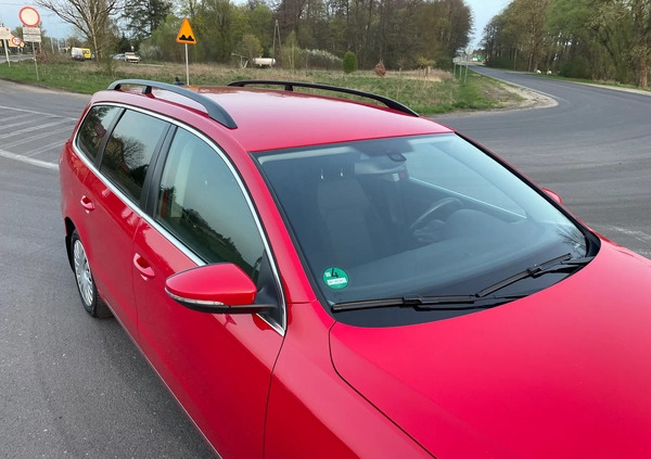 Volkswagen Passat cena 25900 przebieg: 242000, rok produkcji 2012 z Nidzica małe 379